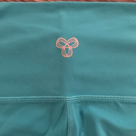 ARITZIA BRAND NEW * BUTTER TNA (M) - Picture 2 of 5